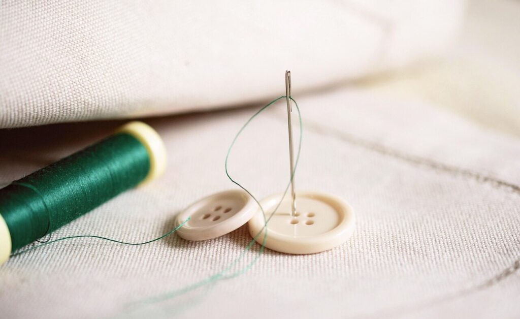 service de réparation de retouche de couture
