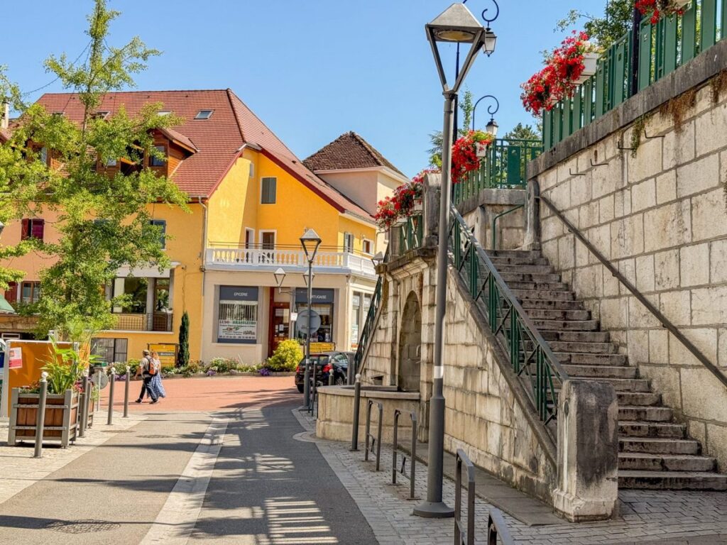 atelier de couture de proximité dans le centre-ville de Rumilly, Albanais